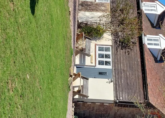 Whitewells Farm Cottages